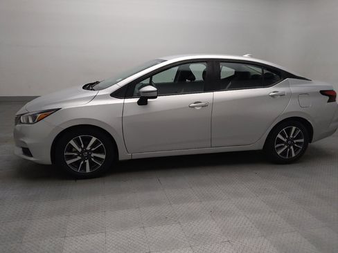 Used 2021 Nissan Versa SV FWD image 2