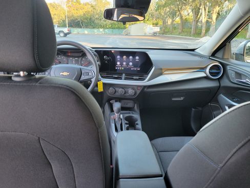 Certified 2025 Chevrolet Trax LS w/ LS Convenience Package image 11