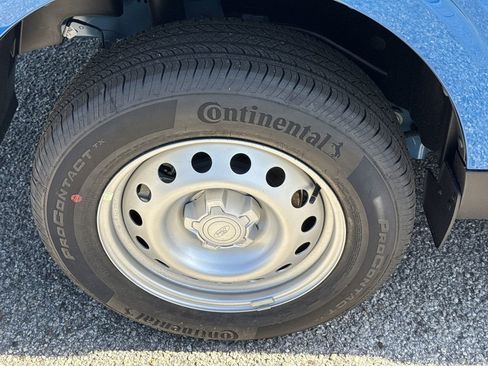 New 2025 Ford Maverick XL image 17