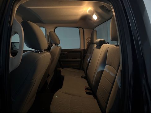 Used 2017 RAM 1500 Express image 10