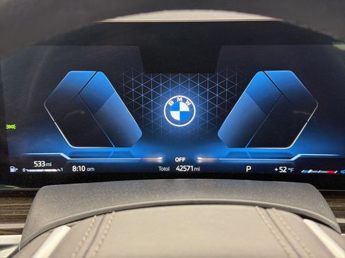 Used 2025 BMW X7 xDrive40i AWD/4WD image 17