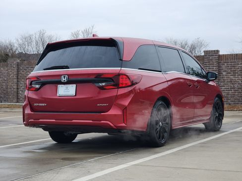 Used 2025 Honda Odyssey Sport-L image 6