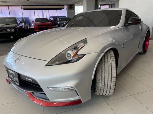Used 2018 Nissan 370Z NISMO image 3