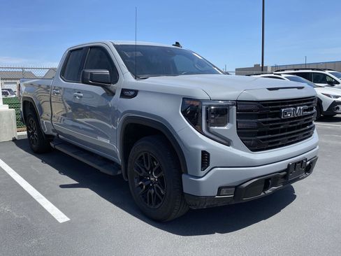 Used 2024 GMC Sierra 1500 Elevation w/ LPO, Elevation Black Package AWD/4WD image 10