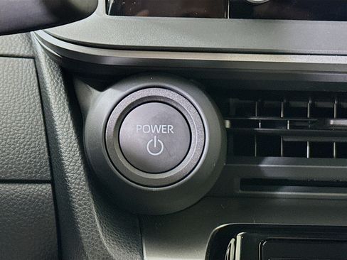 Used 2025 Toyota Prius LE image 20