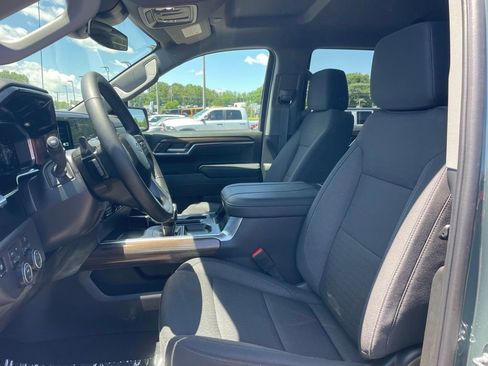 Used 2026 Chevrolet Silverado 1500 LT Trail Boss AWD/4WD image 2