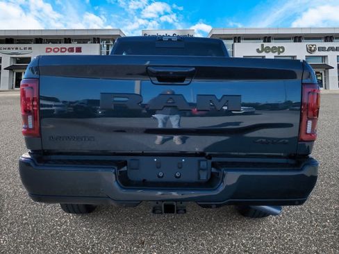 New 2026 RAM 2500 Laramie AWD/4WD image 7