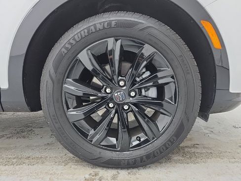 Used 2025 Buick Envista Sport Touring w/ Convenience II Package image 19