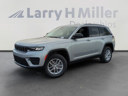 New 2025 Jeep Grand Cherokee Laredo X image 1