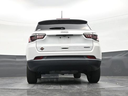 Used 2022 Jeep Compass Latitude FWD image 23