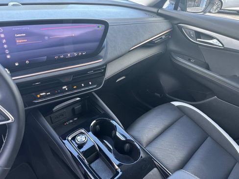 Used 2025 Buick Envision Sport Touring image 22