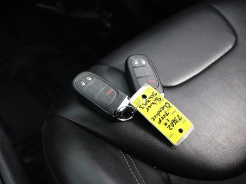 Used 2019 Jeep Cherokee Latitude Plus FWD image 22