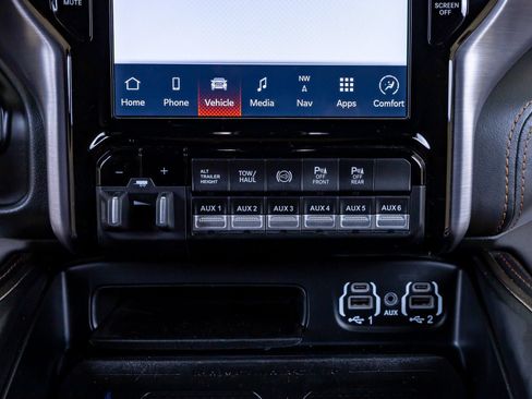 Used 2024 RAM 2500 Limited AWD/4WD image 24