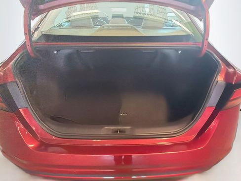Used 2025 Nissan Altima 2.5 SV FWD image 28