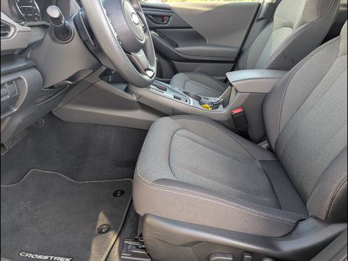 Used 2024 Subaru Crosstrek 2.0i Premium image 9