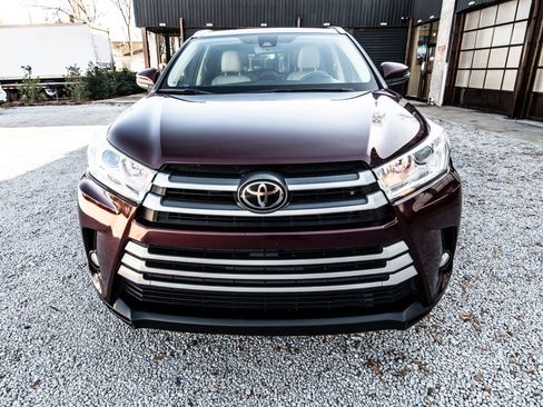 Used 2019 Toyota Highlander XLE image 20