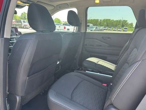 Used 2023 Nissan Pathfinder SV w/ SV Premium Package AWD/4WD image 12