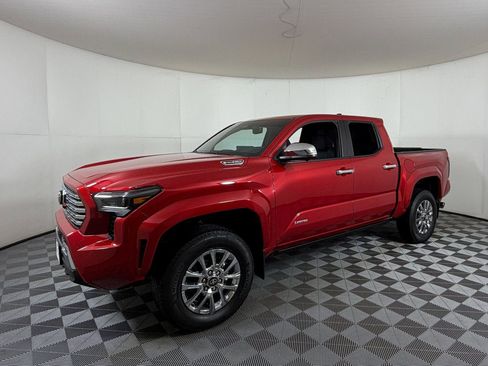 Used 2025 Toyota Tacoma Limited image 2