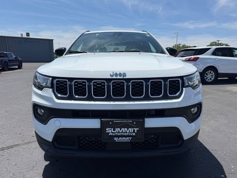 Used 2024 Jeep Compass Latitude AWD/4WD image 22