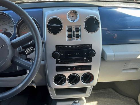 Used 2007 Chrysler PT Cruiser Touring FWD image 9