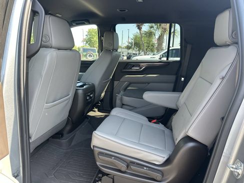 Used 2025 GMC Yukon XL Elevation AWD/4WD image 30