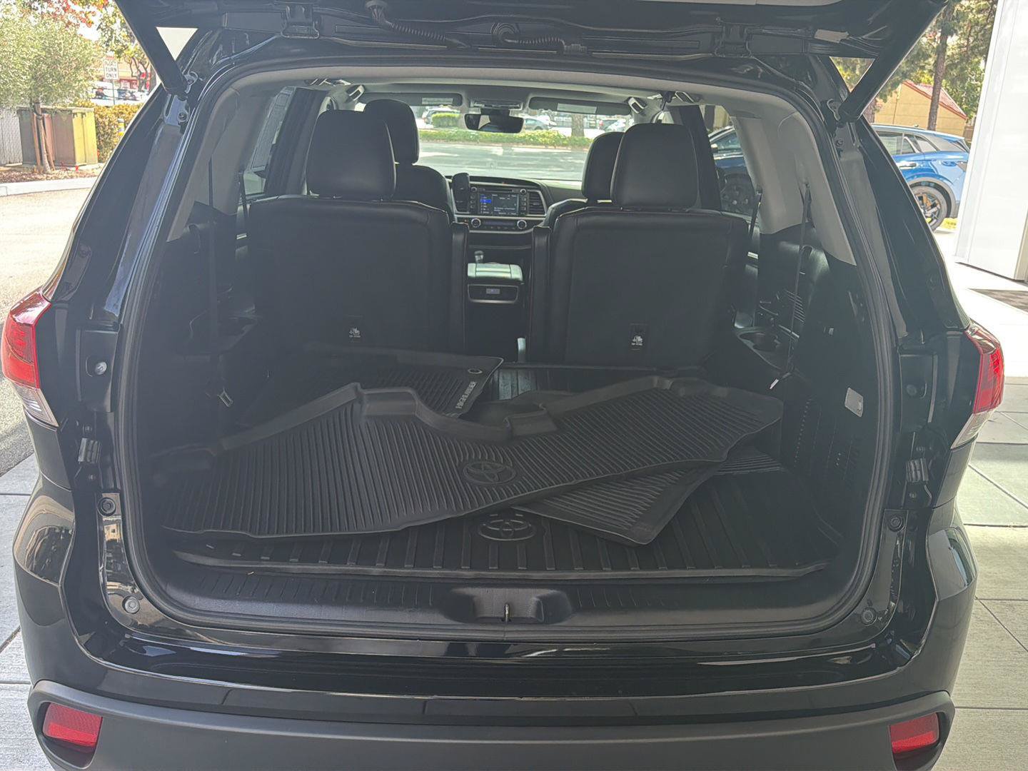 Used 2019 Toyota Highlander SE AWD/4WD image 15
