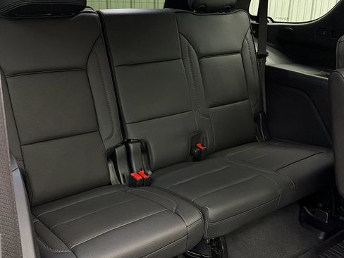 Used 2026 GMC Yukon Denali w/ Sun & Power Step Package AWD/4WD image 39