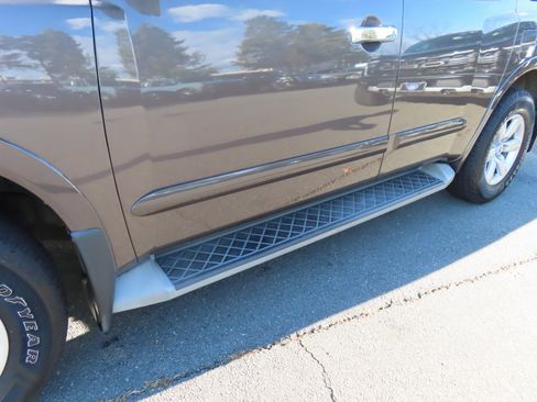 Used 2014 Nissan Armada SV image 10