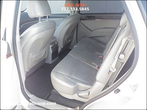 Used 2010 Hyundai Veracruz GLS image 12