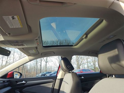 New 2026 Volkswagen Jetta SE image 8