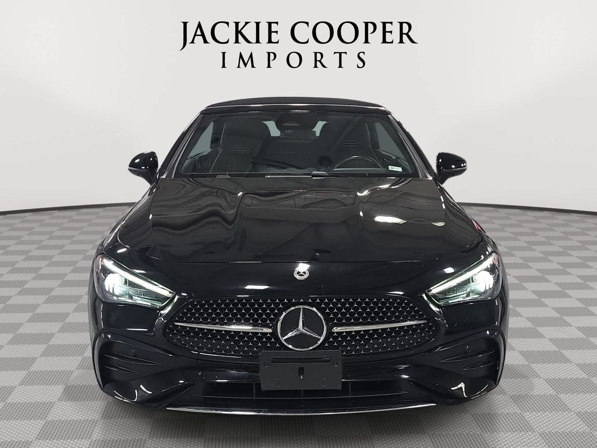 Used 2025 Mercedes-Benz CLE 300 4MATIC Cabriolet image 2