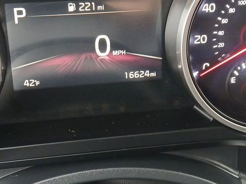 Certified 2024 Kia Carnival LX image 15