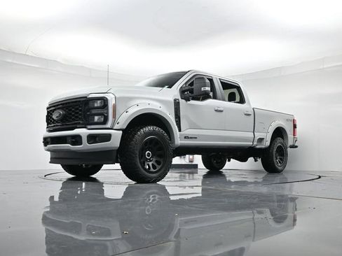 New 2025 Ford F250 XLT w/ Black Appearance Package image 32