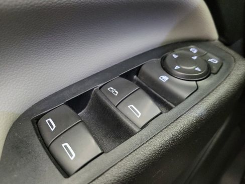 Used 2019 Chevrolet Equinox LS image 27