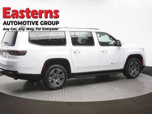 Used 2024 Jeep Wagoneer L Series II RWD image 46