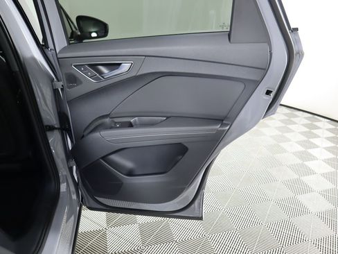 Used 2026 Audi Q4 e-tron Premium Plus w/ Premium Plus image 29