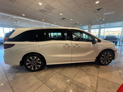 New 2026 Honda Odyssey Elite image 8
