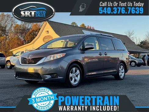 Used 2013 Toyota Sienna LE image 1