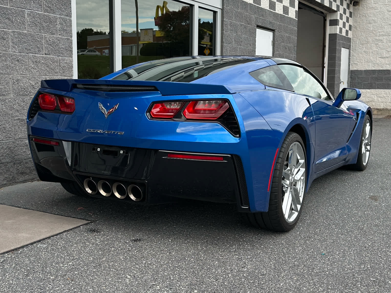 Used 2015 Chevrolet Corvette Stingray Coupe w/ 2LT Preferred Equipment Group RWD image 4