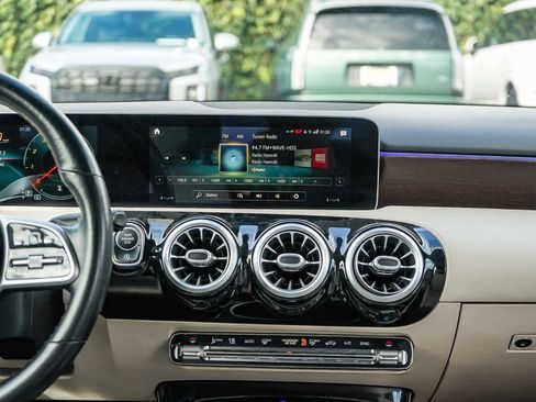 Used 2019 Mercedes-Benz A 220 image 13