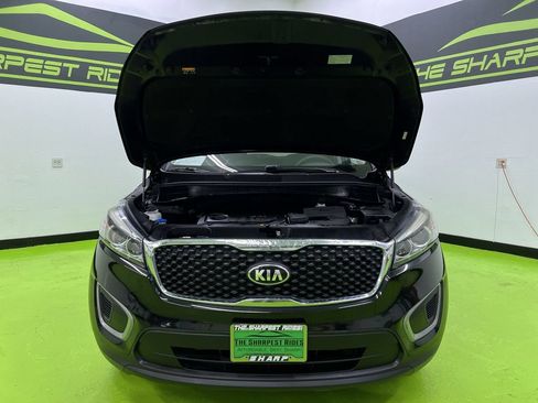 Used 2016 Kia Sorento FWD image 4