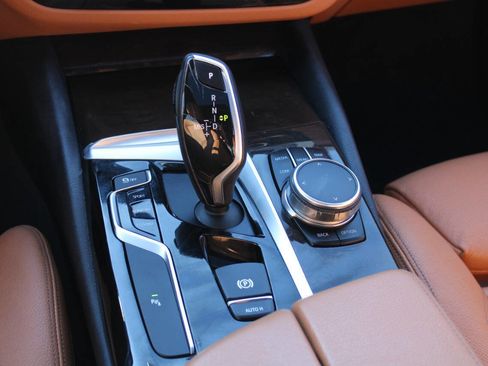 Used 2017 BMW 530i xDrive 530i xDrive AWD 4dr Sedan image 41