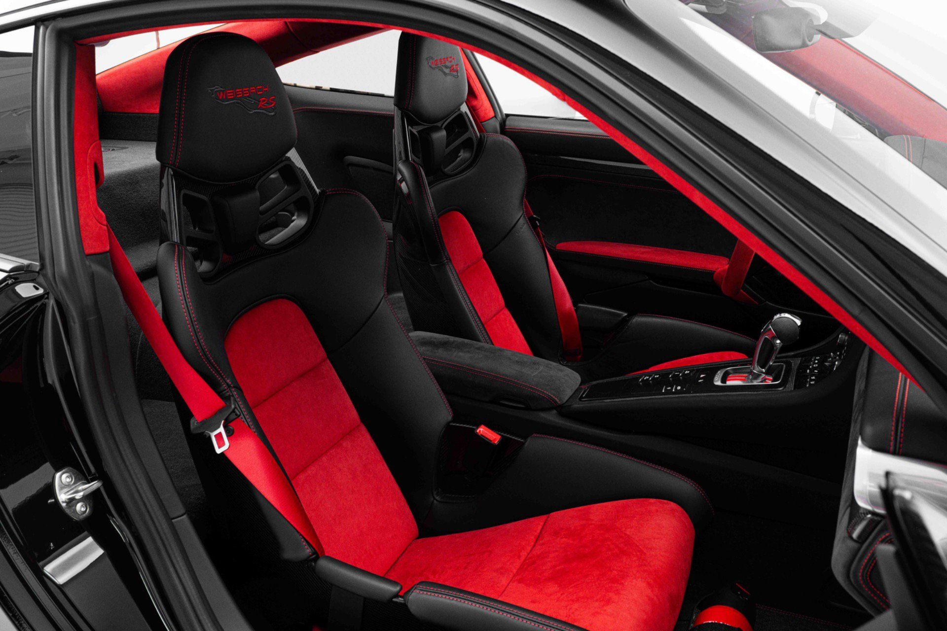 Used 2018 Porsche 911 GT2 RS RWD image 28