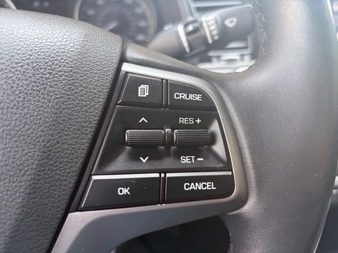 Used 2017 Hyundai Elantra Limited FWD image 31
