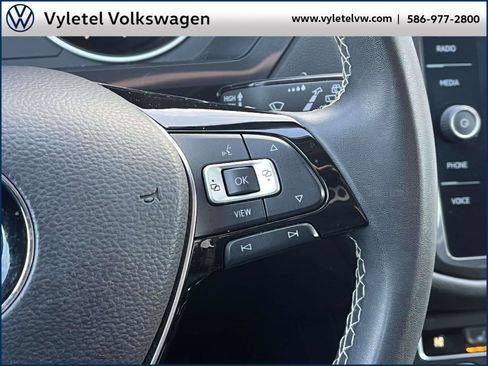 Certified 2021 Volkswagen Tiguan SE w/ Panoramic Sunroof Package image 25