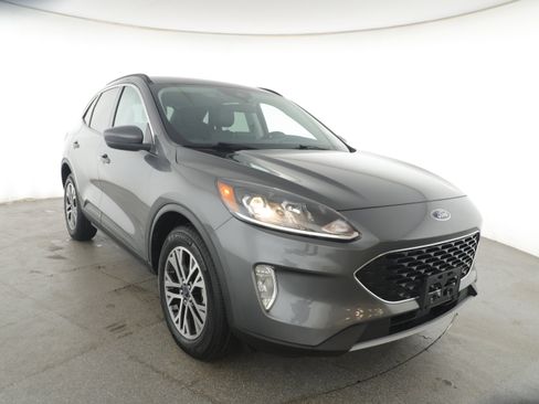 Used 2021 Ford Escape SEL image 3