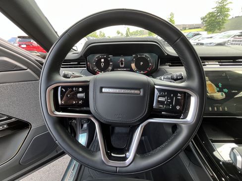 Certified 2025 Land Rover Range Rover Sport SE AWD/4WD image 19