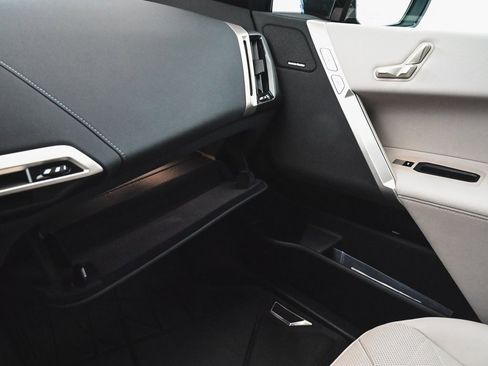 Used 2023 BMW iX xDrive50 w/ Convenience Package image 16