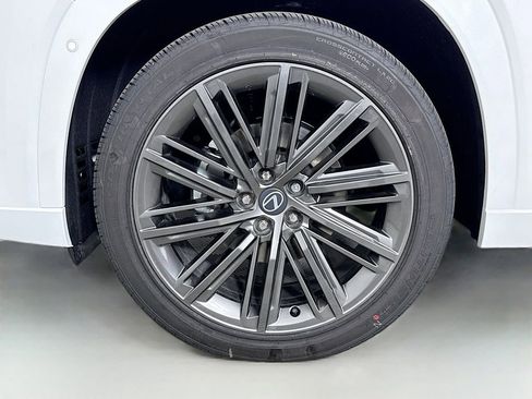 New 2026 Lexus TX 500h AWD image 23