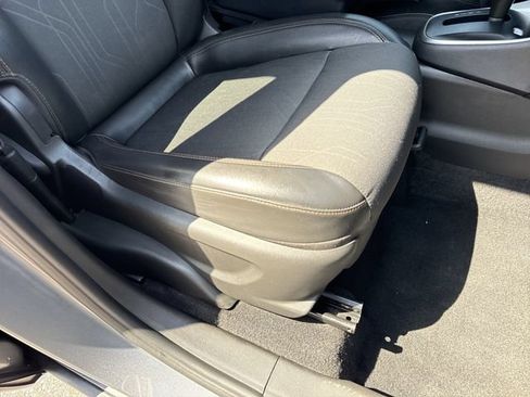 Used 2019 Chevrolet Trax LT w/ LT Convenience Package FWD image 22
